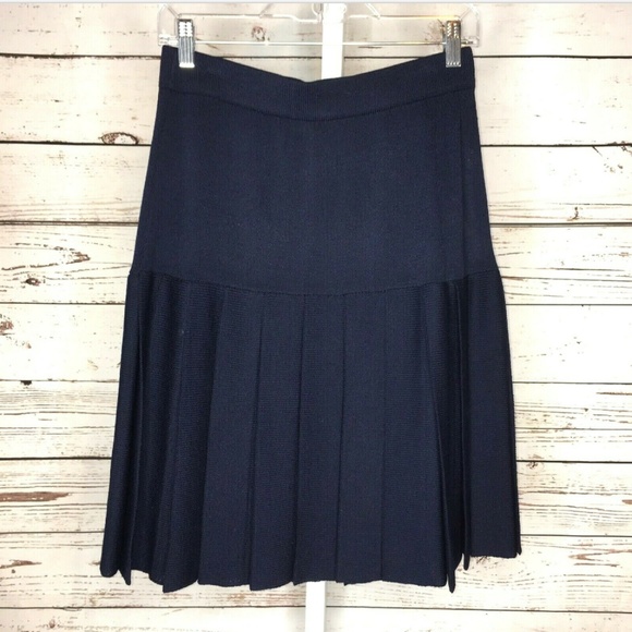 ST. JOHN Dresses & Skirts - St. John Basics Santana knit pleated skirt 8